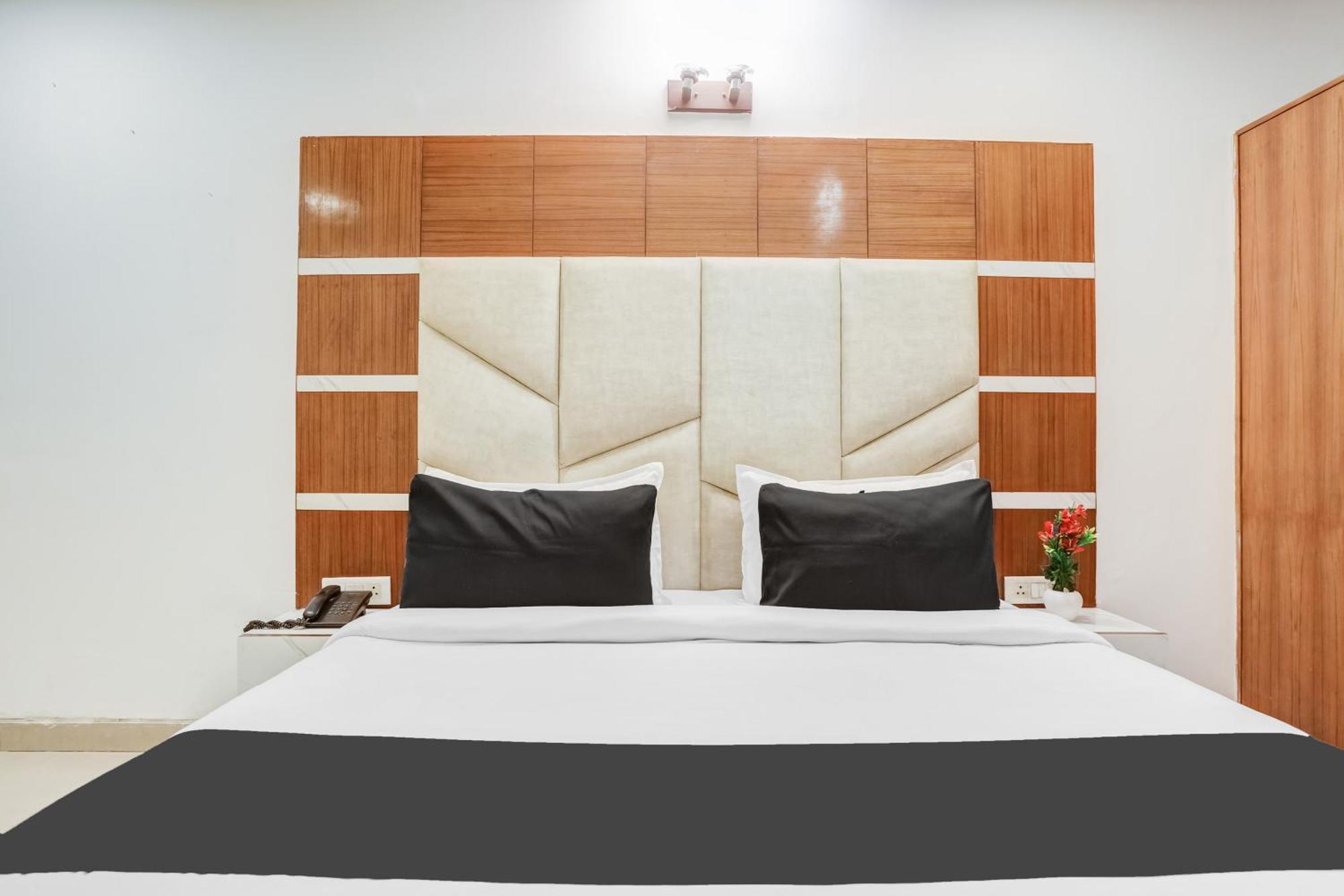 Collection O Harmony Hotel New Delhi